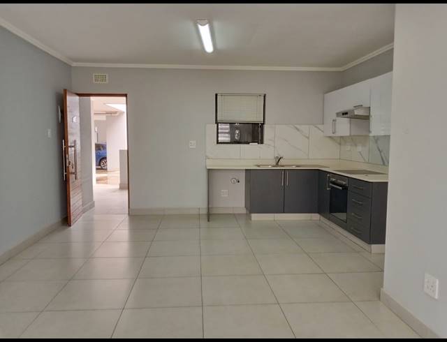 2 BEDROOM APARTMENT FOR SALE IN UMHLANGA RIDGE